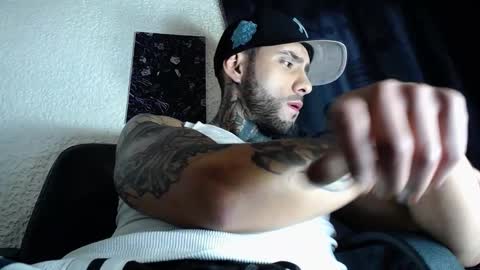 dante_d_angelo_ online show from October 18, 4:37 am