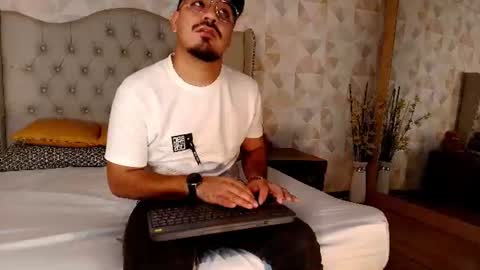Snapshot of dante_goldt chatting on June 19, 10:24 pm Dante online show from June 19, 10:24 pm