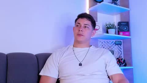 Snapshot of dante_seductor chatting on February 11, 6:24 pm Dante online show from February 11, 6:24 pm