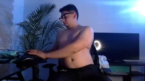  A L E J A N D R O  online show from July 20, 12:36 am