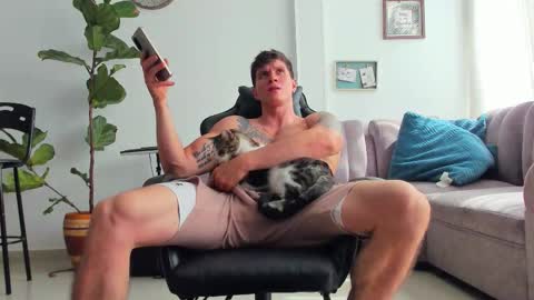 Snapshot of dantecummingss chatting on December 18, 6:47 pm Dante online show from December 18, 6:47 pm