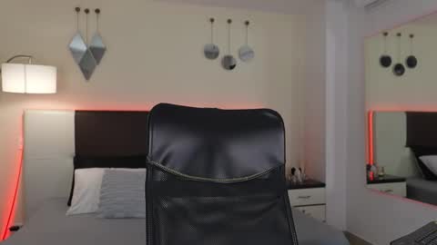 Dante online show from October 8, 8:39 pm