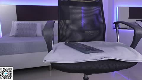 Dante online show from April 14, 8:15 pm