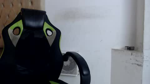 Snapshot of dantex_ chatting on November 19, 12:54 am dantex_ online show from November 19, 12:54 am