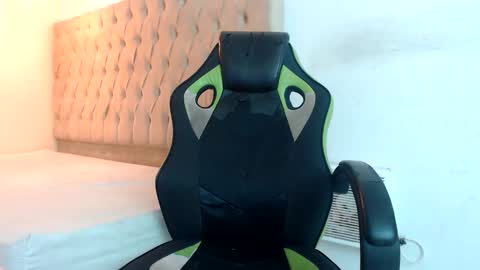 Snapshot of dantex_ chatting on November 28, 3:31 am dantex_ online show from November 28, 3:31 am