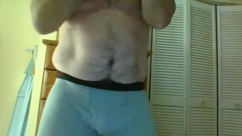 Snapshot of dantibb44 chatting on December 27, 12:07 am danny online show from December 27, 12:07 am