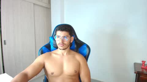 Snapshot of dantraxx chatting on September 24, 4:21 pm Dantraxx online show from September 24, 4:21 pm