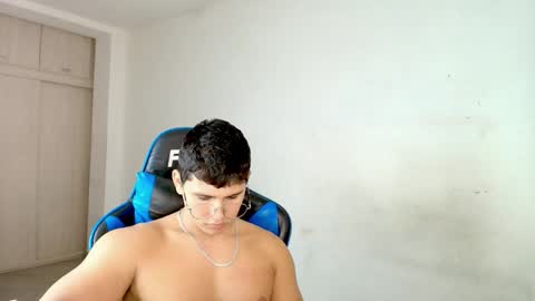 Snapshot of dantraxx chatting on February 2, 5:55 pm Dantraxx online show from February 2, 5:55 pm