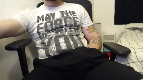 Snapshot of dantturbate chatting on December 9, 2:13 am re mazzeo online show from December 9, 2:13 am