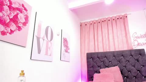 Snapshot of dany_brownie chatting on December 14, 3:40 am hi im DanyBest Squirter here on cb online show from December 14, 3:40 am