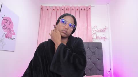 Snapshot of dany_brownie chatting on December 22, 9:22 am hi im DanyBest Squirter here on cb online show from December 22, 9:22 am