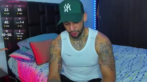 Snapshot of danyfitguy_ chatting on February 12, 11:44 pm danyfitguy_ online show from February 12, 11:44 pm