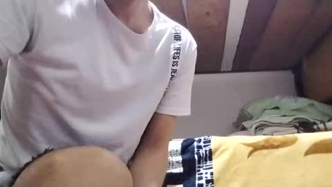 Snapshot of danylano chatting on December 16, 10:04 pm Daniel online show from December 16, 10:04 pm