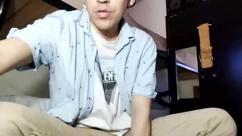 Snapshot of danylano chatting on February 26, 9:25 pm Daniel online show from February 26, 9:25 pm