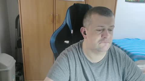 danysanchez1981 online show from March 1, 9:44 am