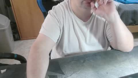 Snapshot of danysanchez1981 chatting on May 5, 9:39 am danysanchez1981 online show from May 5, 9:39 am