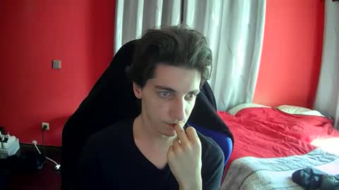Snapshot of danywhiteyb chatting on May 6, 9:58 am danywhiteyb online show from May 6, 9:58 am