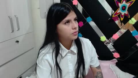 daphne877046 online show from September 19, 6:52 pm