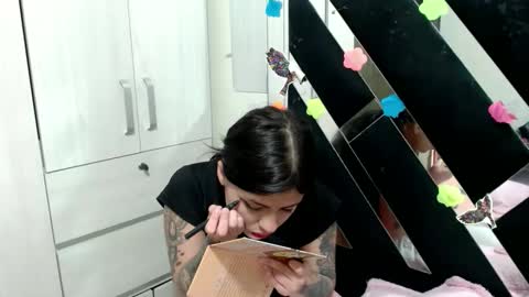 daphne877046 online show from January 18, 2:04 am