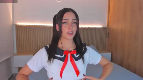 daphne_cooper1 online show from October 21, 2:01 am