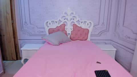 Snapshot of daphne_fox_ chatting on March 4, 8:46 am Daphne  online show from March 4, 8:46 am