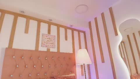 Snapshot of daphne_velmont chatting on July 15, 5:23 am Daphne Velmont online show from July 15, 5:23 am