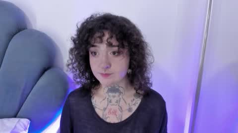 Snapshot of daphneblunt chatting on November 27, 7:38 pm DaphneBlunt online show from November 27, 7:38 pm