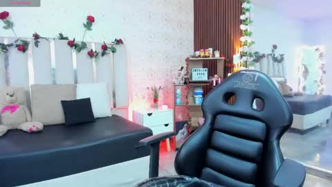 Snapshot of daphnne_tay chatting on February 27, 8:09 pm dhapnne online show from February 27, 8:09 pm