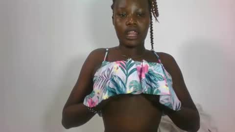 Snapshot of darberry21 chatting on February 1, 7:18 am ESTHER online show from February 1, 7:18 am