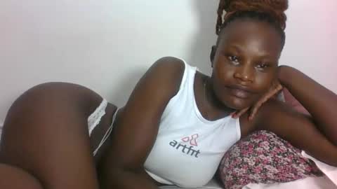 Snapshot of darberry21 chatting on February 21, 4:02 am ESTHER online show from February 21, 4:02 am