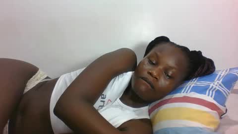 ESTHER online show from April 5, 7:22 pm