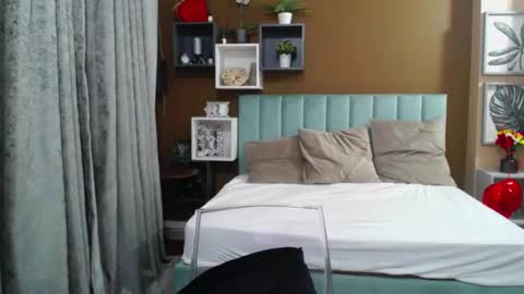 DarcyeJane online show from February 15, 1:09 pm