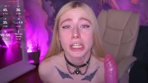 Snapshot of dariadelly chatting on April 30, 1:39 pm dariadelly online show from April 30, 1:39 pm