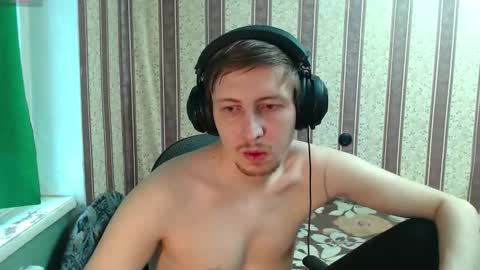 darienlarge online show from November 8, 9:20 am