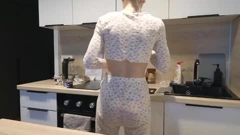 Snapshot of darilboom chatting on December 3, 10:24 am darilboom online show from December 3, 10:24 am