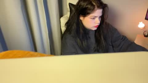 darina_wilsons online show from October 26, 1:11 am