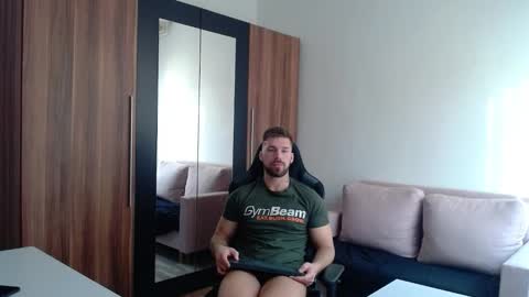 darius_94 online show from March 24, 6:51 am