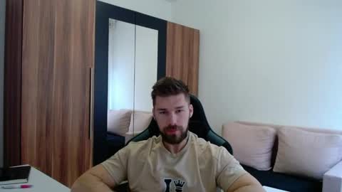 darius_94 online show from April 10, 6:07 am