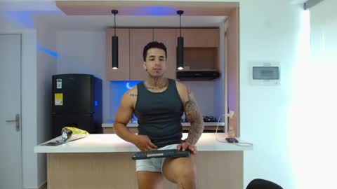 Darius Phoenix  online show from May 26, 6:15 pm
