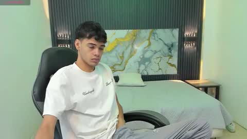 Snapshot of dark_desiree18 chatting on February 4, 12:00 pm DARCK online show from February 4, 12:00 pm