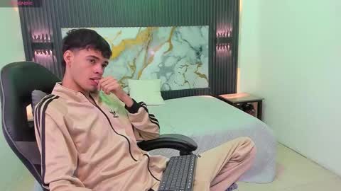 Snapshot of dark_desiree18 chatting on February 5, 12:10 pm DARCK online show from February 5, 12:10 pm