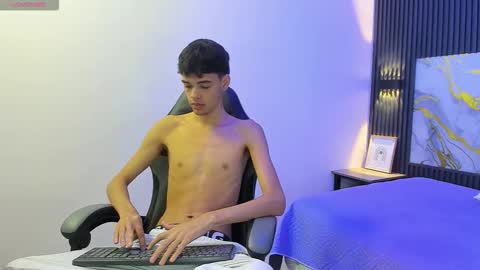 Snapshot of dark_desiree18 chatting on February 7, 12:09 pm DARCK online show from February 7, 12:09 pm