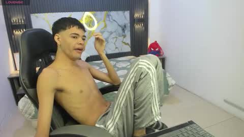 Snapshot of dark_desiree18 chatting on February 23, 12:02 pm DARCK online show from February 23, 12:02 pm