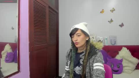 dark_dominika online show from December 18, 1:28 pm