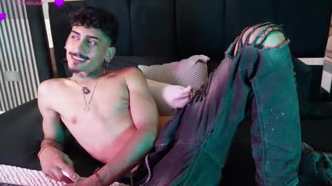 Snapshot of dark_eros_ chatting on February 26, 8:41 pm Sr. Eros online show from February 26, 8:41 pm