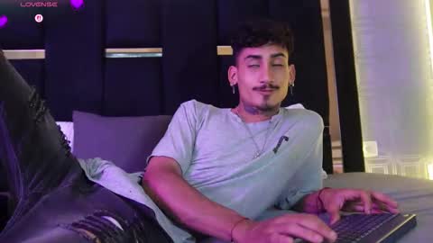 Snapshot of dark_eros_ chatting on March 8, 7:28 pm Sr. Eros online show from March 8, 7:28 pm