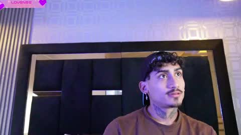 Snapshot of dark_eros_ chatting on April 7, 3:51 am Sr. Eros online show from April 7, 3:51 am