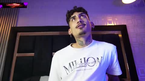 Snapshot of dark_eros_ chatting on April 9, 4:01 am Sr. Eros online show from April 9, 4:01 am