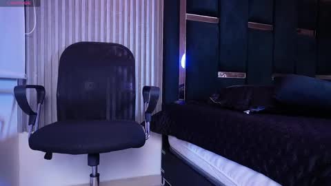 Snapshot of dark_eros_ chatting on April 12, 3:11 am Sr. Eros online show from April 12, 3:11 am