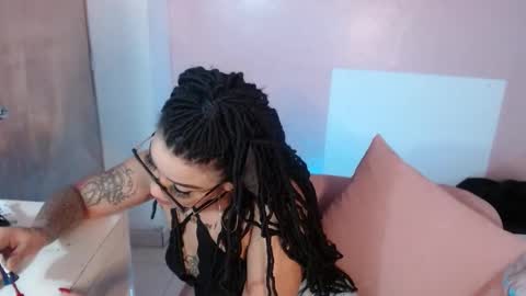 dark_flama online show from March 14, 12:17 am